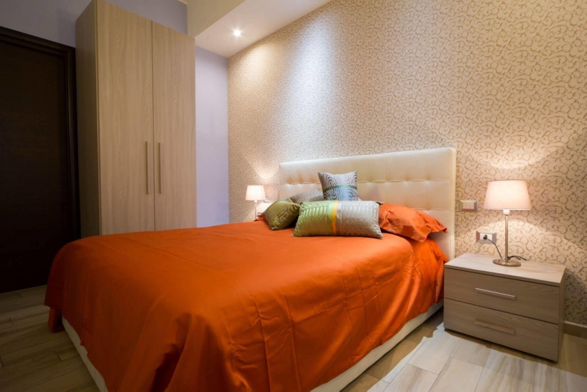 Mikale 2* Roma