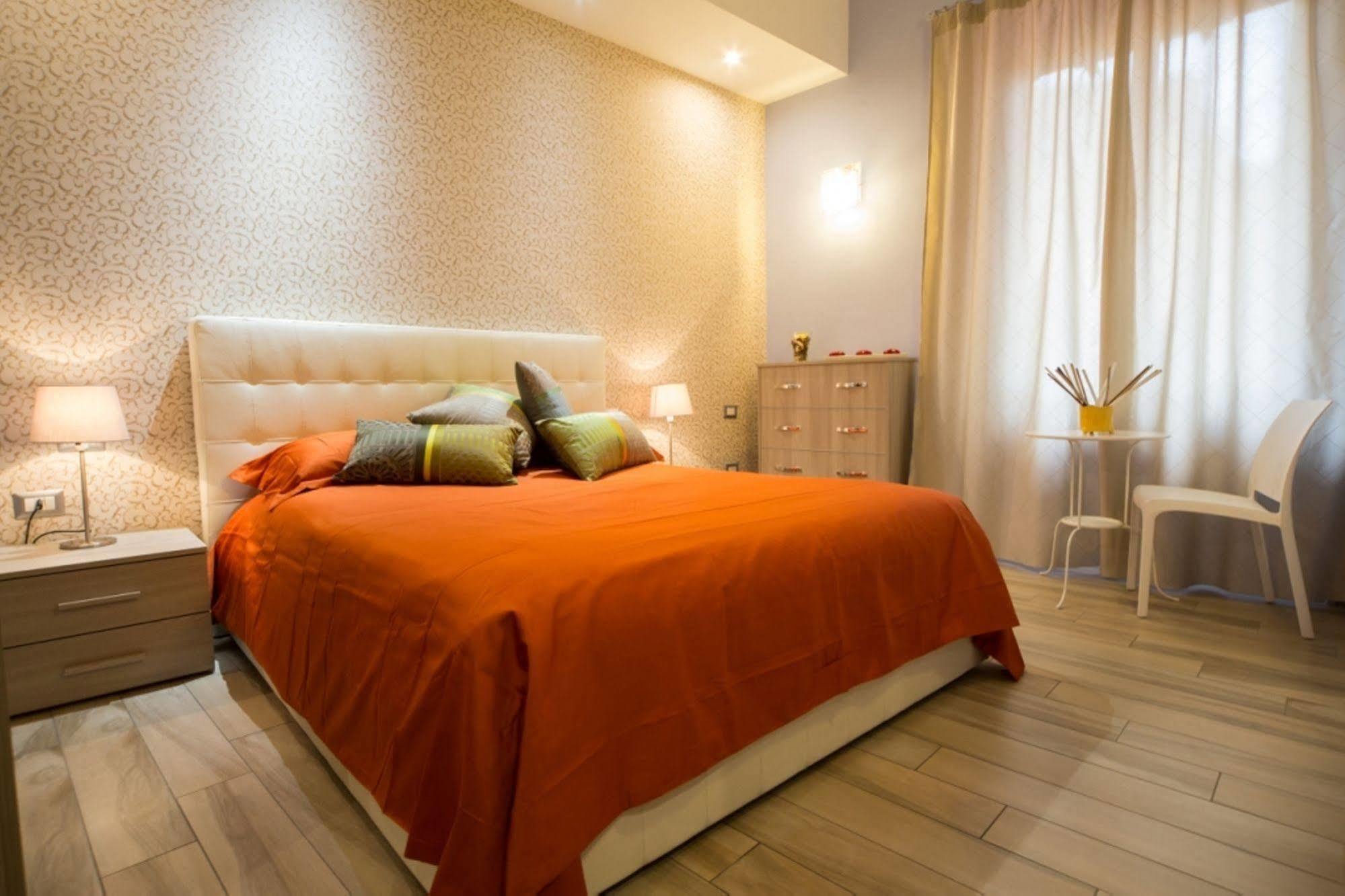 Mikale 2* Rome